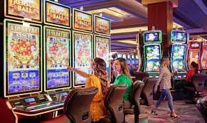 Bàn baccarat Live Casino CS88 với dealer thật phát trực tiếp cho người dùng Việt Nam